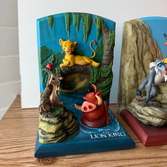 The Lion King Disney Hallmark Resin Book Ends Rare With Original Box & Packaging - Picture 3 of 16